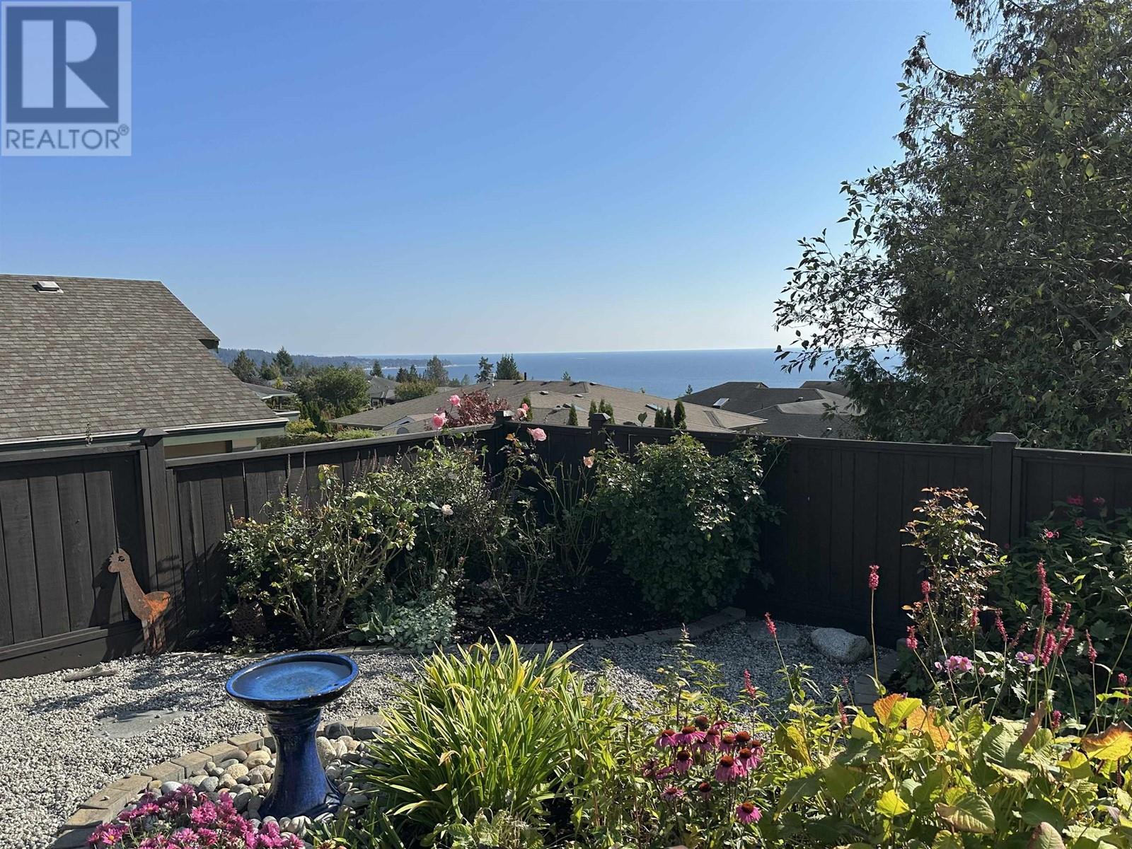 6251 Oracle Road, Sechelt, British Columbia  V7Z 0N7 - Photo 5 - R2820865