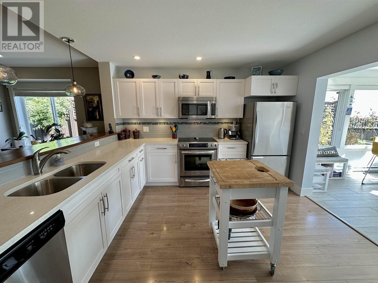 6251 Oracle Road, Sechelt, British Columbia  V7Z 0N7 - Photo 9 - R2820865