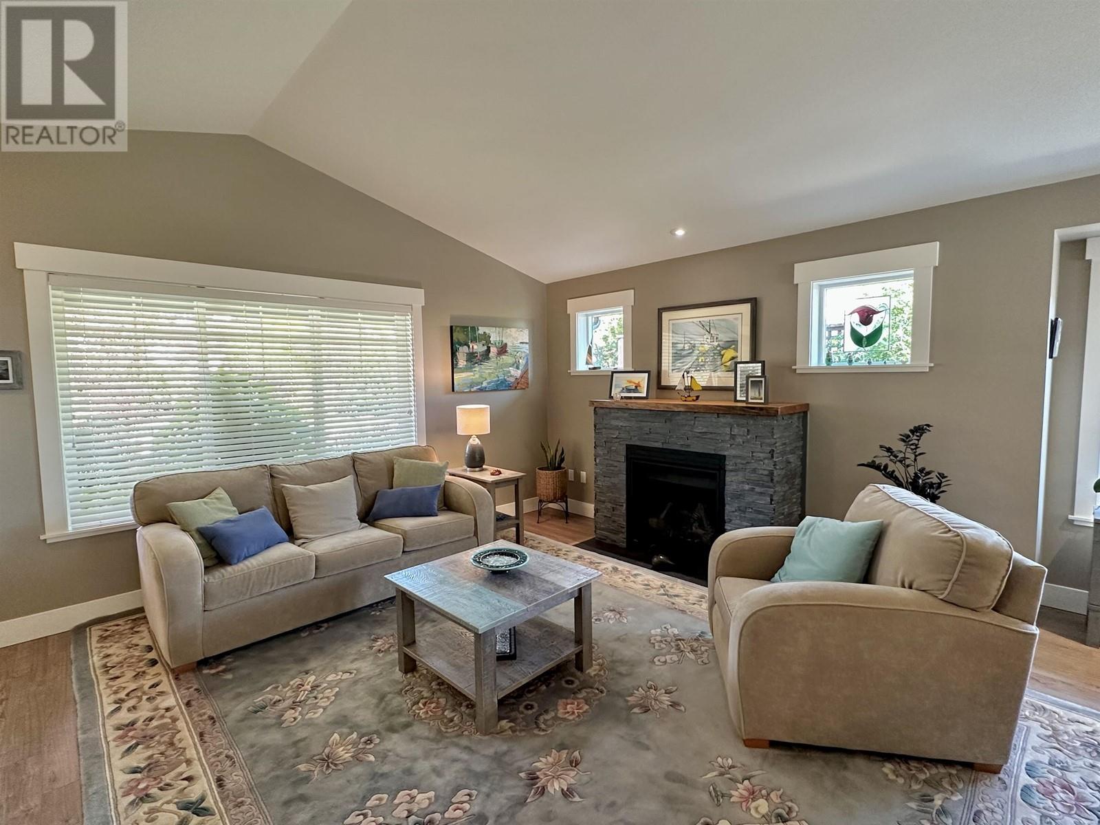 6251 Oracle Road, Sechelt, British Columbia  V7Z 0N7 - Photo 13 - R2820865