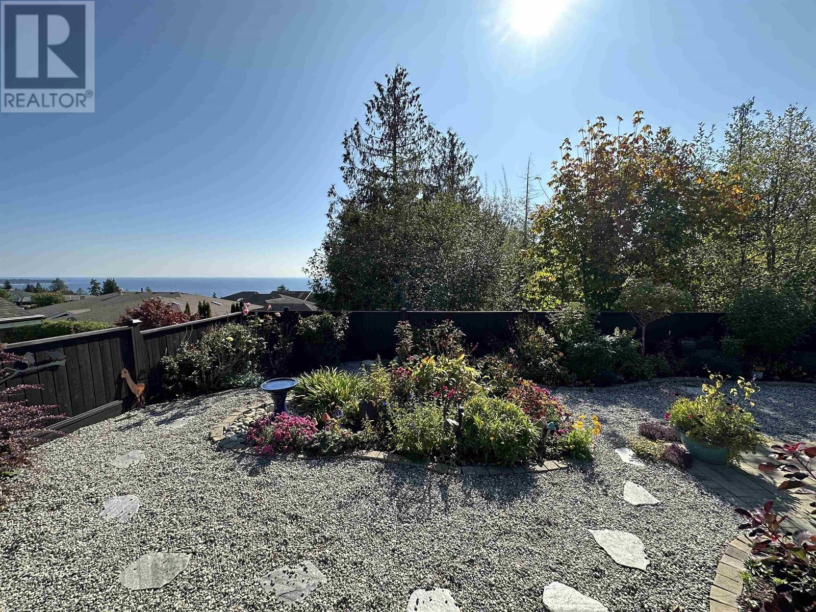 6251 Oracle Road, Sechelt, British Columbia  V7Z 0N7 - Photo 24 - R2820865
