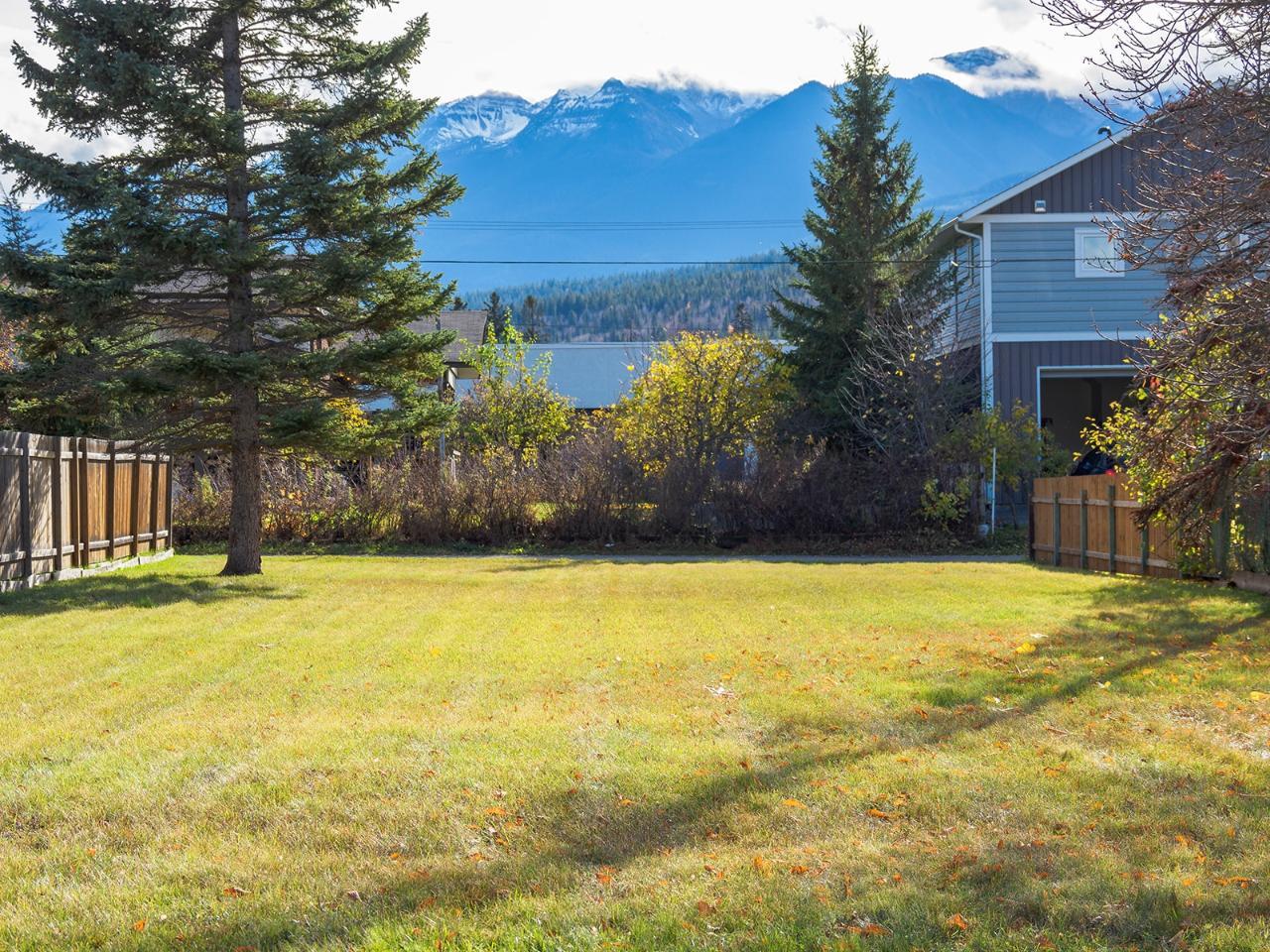 618 8th Street S, Golden, British Columbia  V0A 1H0 - Photo 3 - 2473832