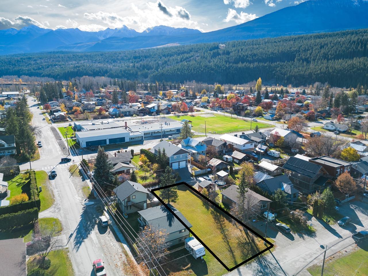 618 8th Street S, Golden, British Columbia  V0A 1H0 - Photo 9 - 2473832