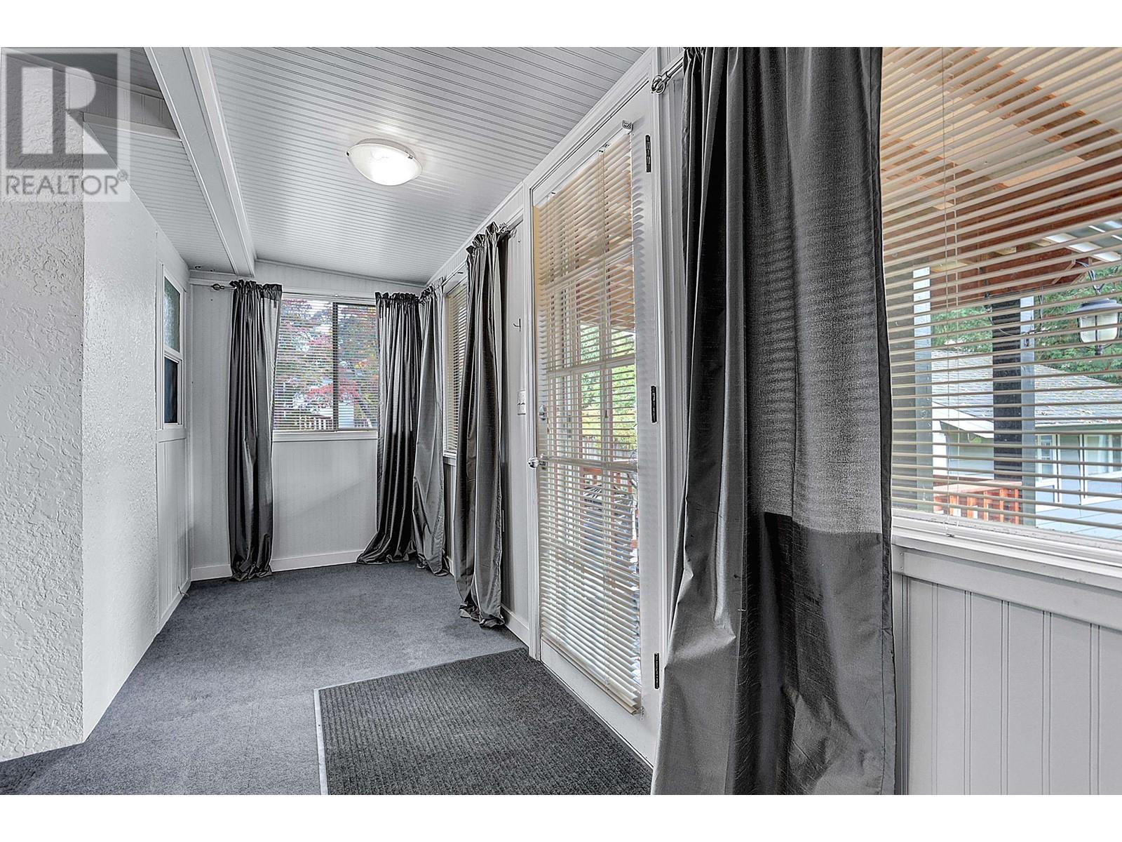 21718 121 Avenue, Maple Ridge, British Columbia  V2X 3S6 - Photo 12 - R2824318