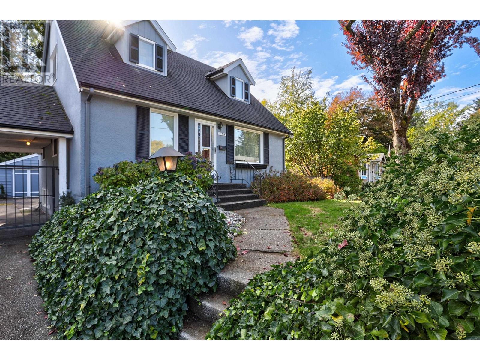 21718 121 Avenue, Maple Ridge, British Columbia  V2X 3S6 - Photo 2 - R2824318