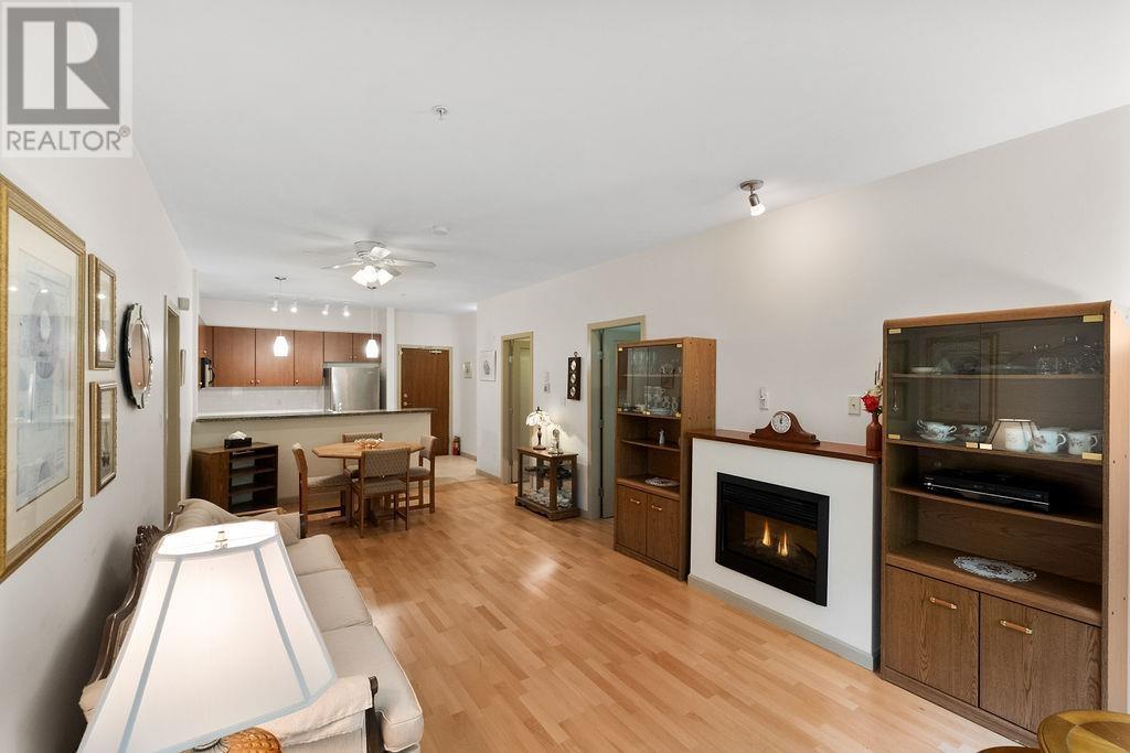 109 100 Capilano Road, Port Moody, British Columbia  V3H 5M9 - Photo 5 - R2827600