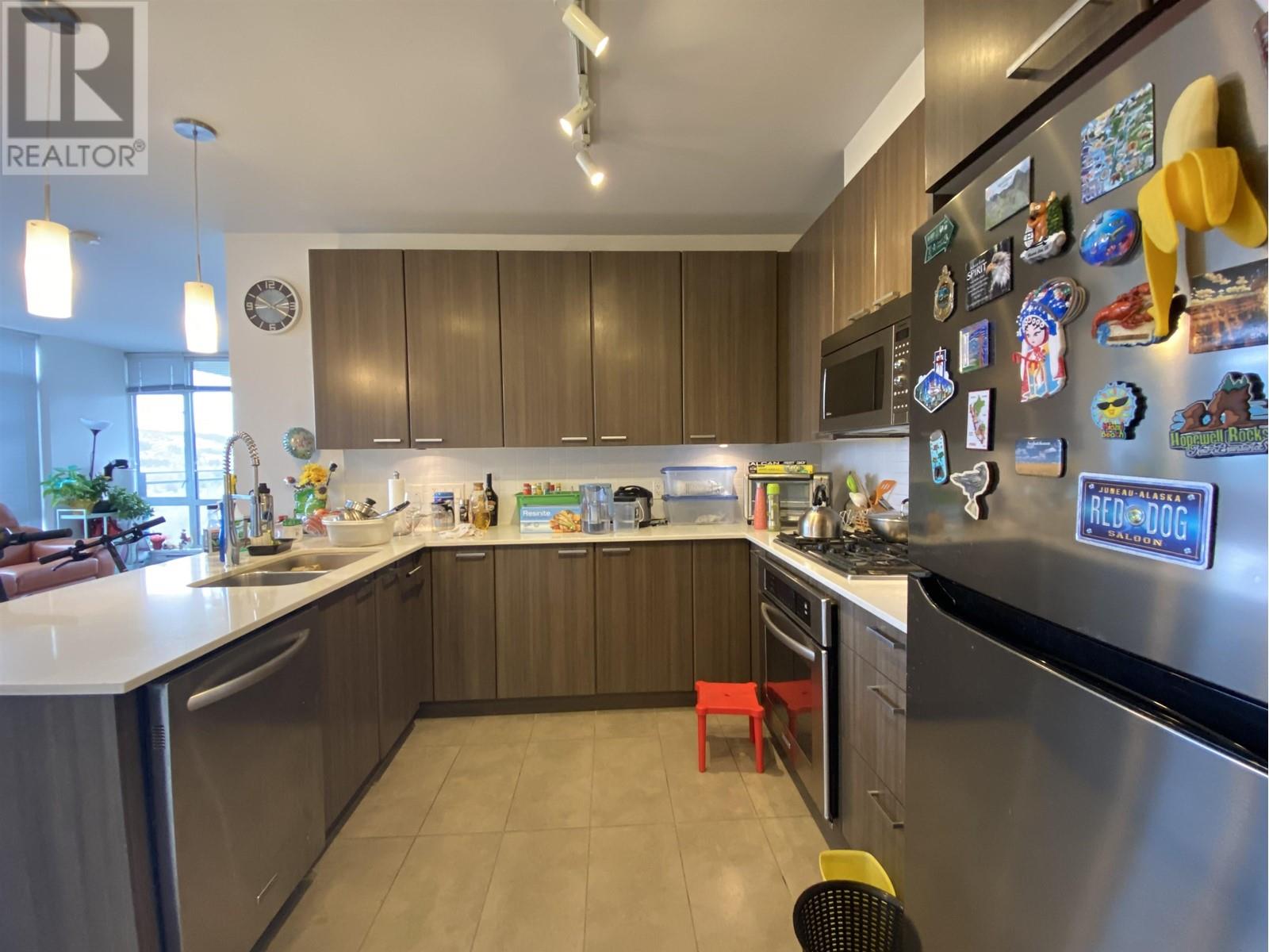 2203 2789 Shaughnessy Street, Port Coquitlam, British Columbia  V3C 0C3 - Photo 3 - R2827659