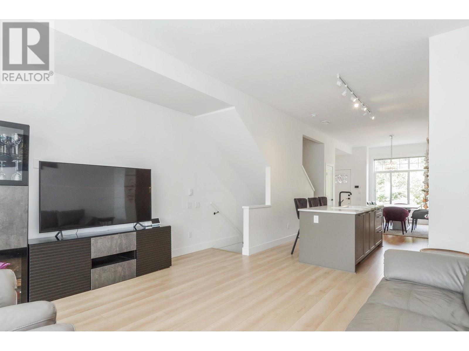 35 3552 Victoria Drive, Coquitlam, British Columbia  V3C 3V4 - Photo 6 - R2819526