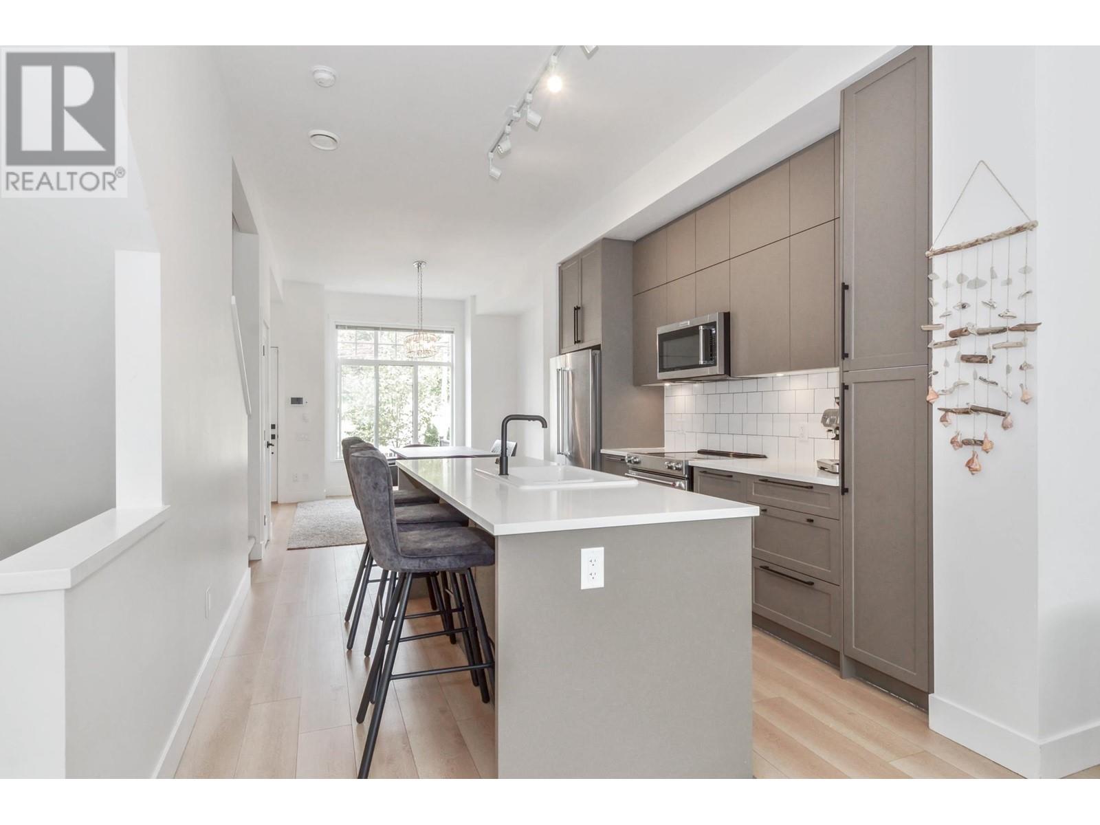 35 3552 Victoria Drive, Coquitlam, British Columbia  V3C 3V4 - Photo 8 - R2819526