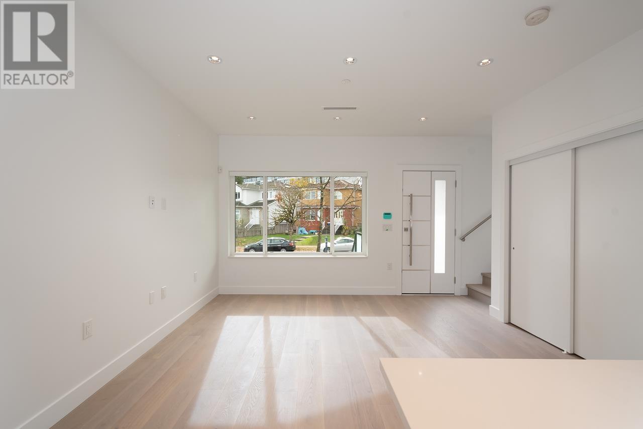 1 2119 E 29th Avenue, Vancouver, British Columbia  V5N 2Z2 - Photo 4 - R2825542