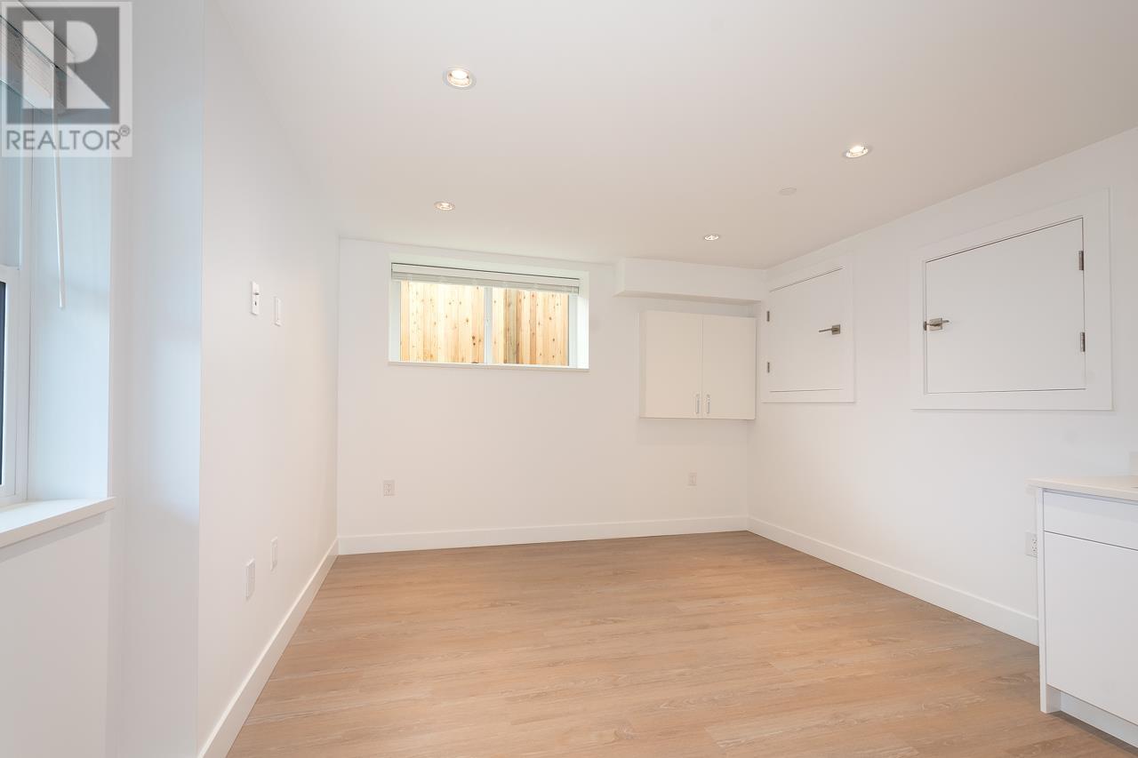 2 2119 E 29th Avenue, Vancouver, British Columbia  V5N 2Z2 - Photo 30 - R2825568
