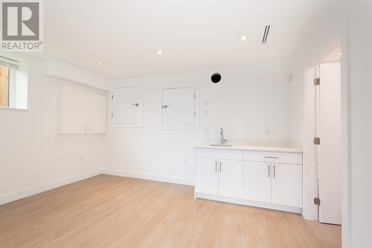 2 2119 E 29th Avenue, Vancouver, British Columbia  V5N 2Z2 - Photo 33 - R2825568