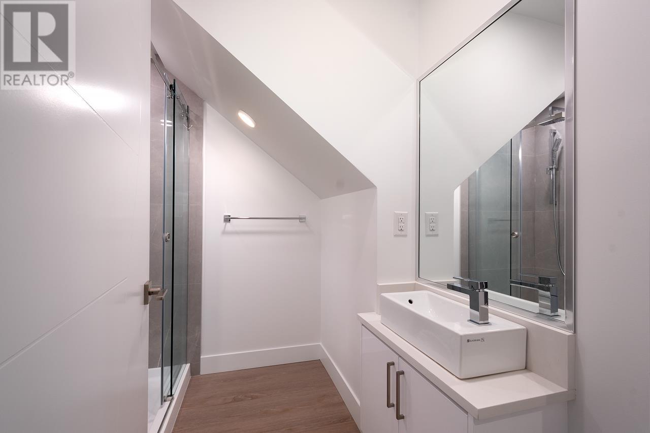 2 2119 E 29th Avenue, Vancouver, British Columbia  V5N 2Z2 - Photo 34 - R2825568