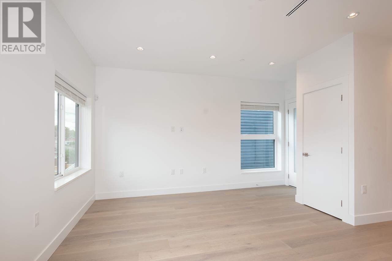 2 2119 E 29th Avenue, Vancouver, British Columbia  V5N 2Z2 - Photo 4 - R2825568