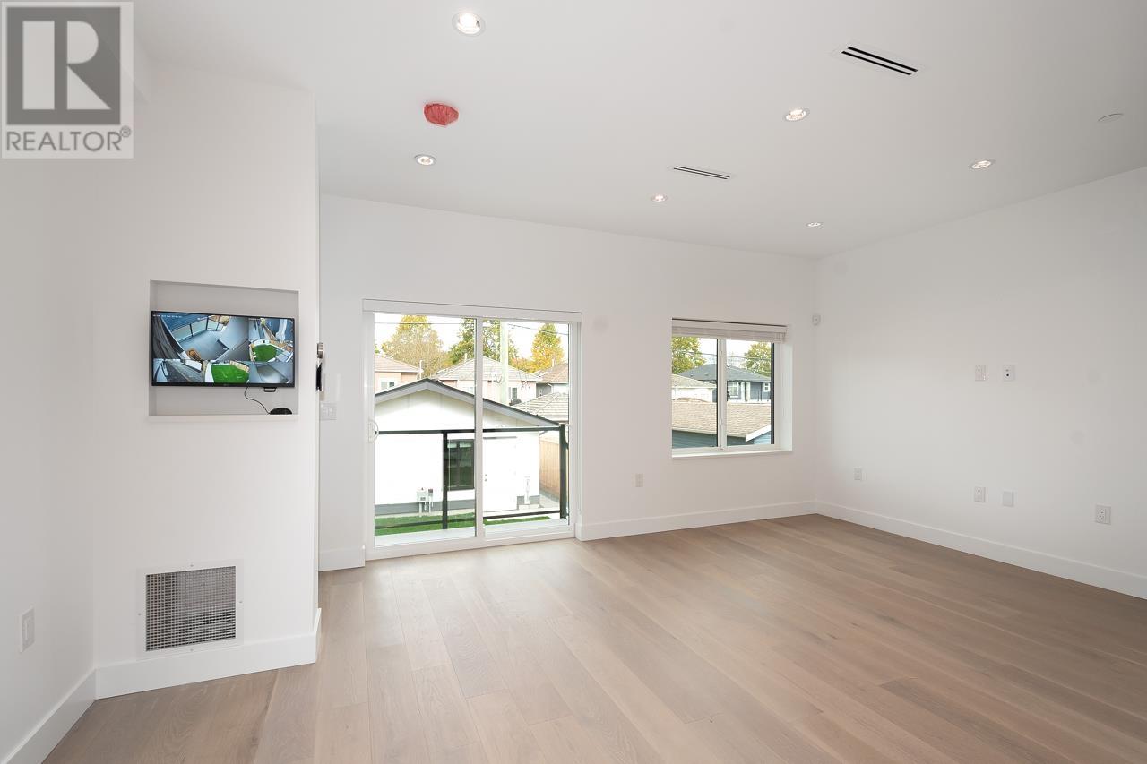 2 2119 E 29th Avenue, Vancouver, British Columbia  V5N 2Z2 - Photo 7 - R2825568
