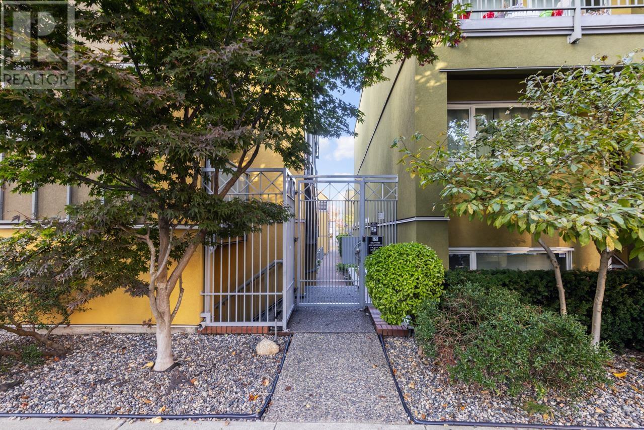 30 795 W 8th Avenue, Vancouver, British Columbia  V5Z 1C9 - Photo 2 - R2824346