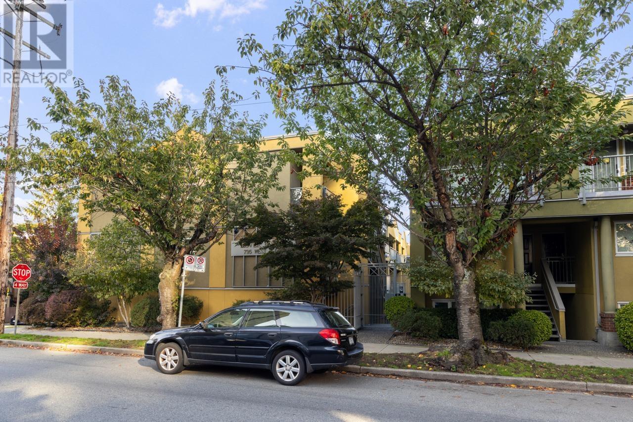 30 795 W 8th Avenue, Vancouver, British Columbia  V5Z 1C9 - Photo 3 - R2824346