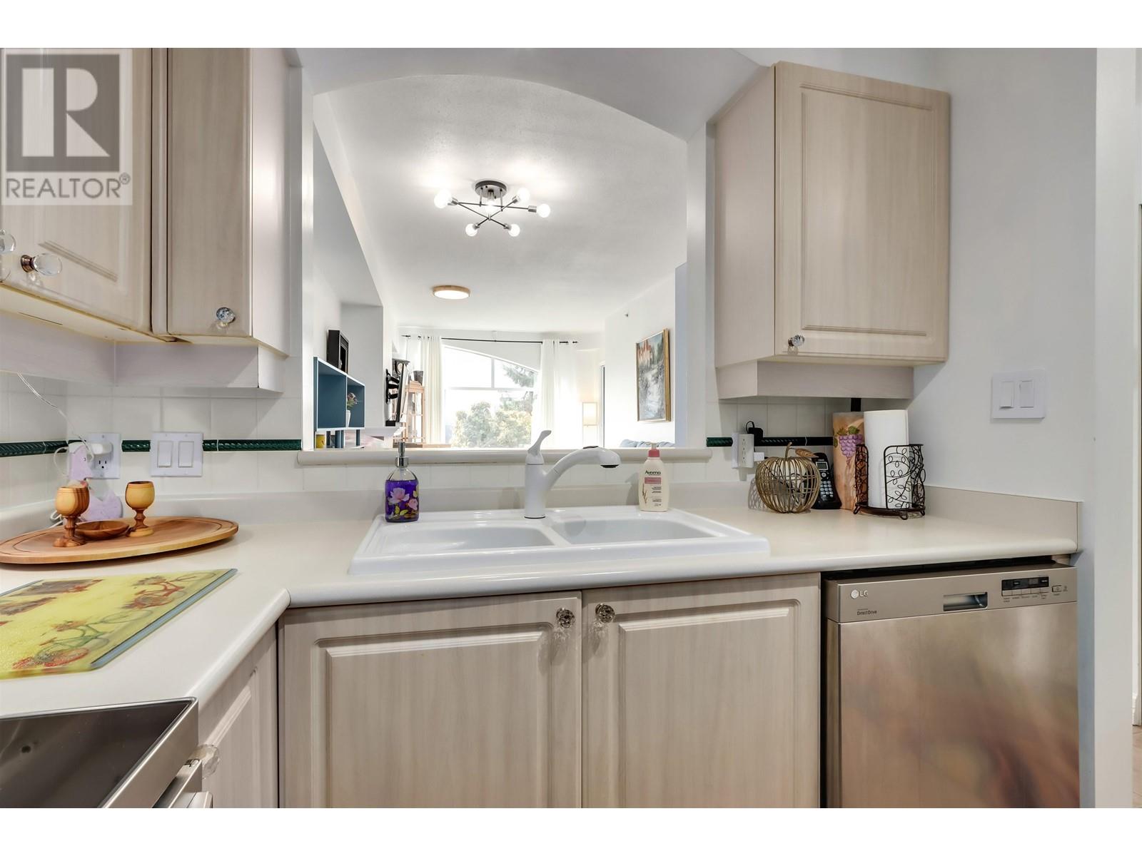 423 3600 Windcrest Drive, North Vancouver, British Columbia  V7G 2S5 - Photo 15 - R2827381
