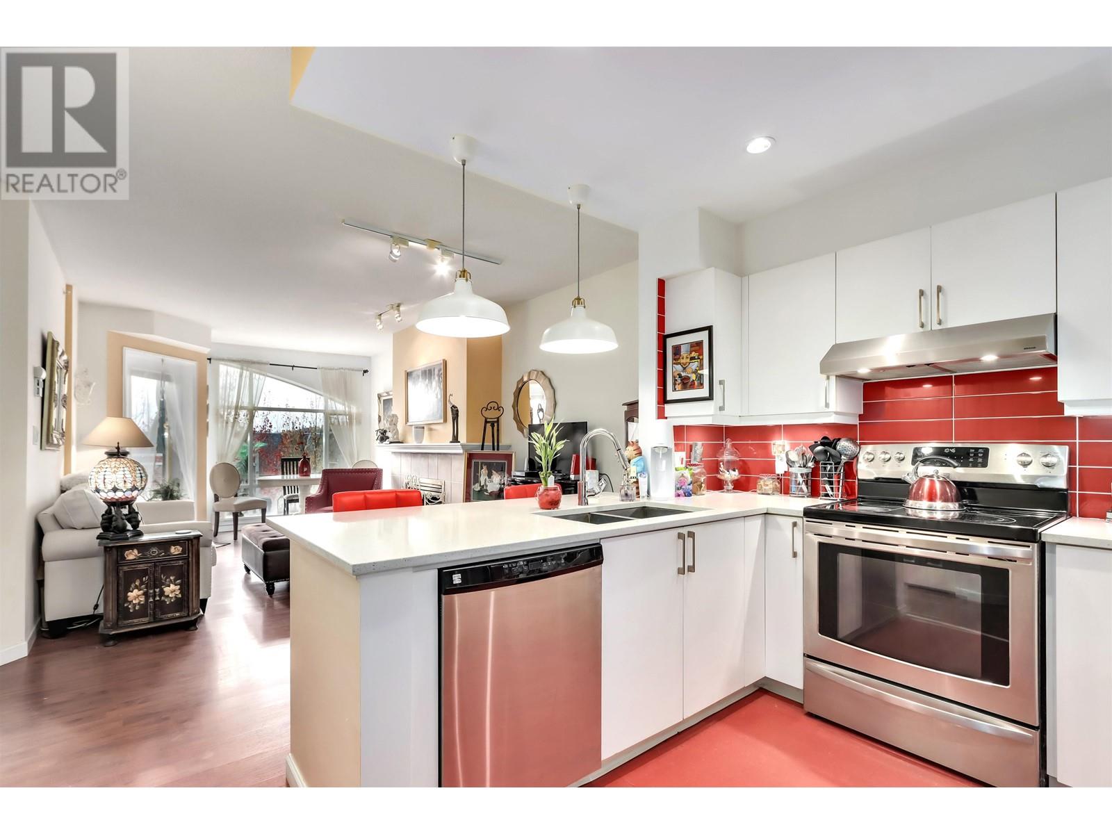 511 3600 Windcrest Drive, North Vancouver, British Columbia  V7G 2S5 - Photo 3 - R2827375