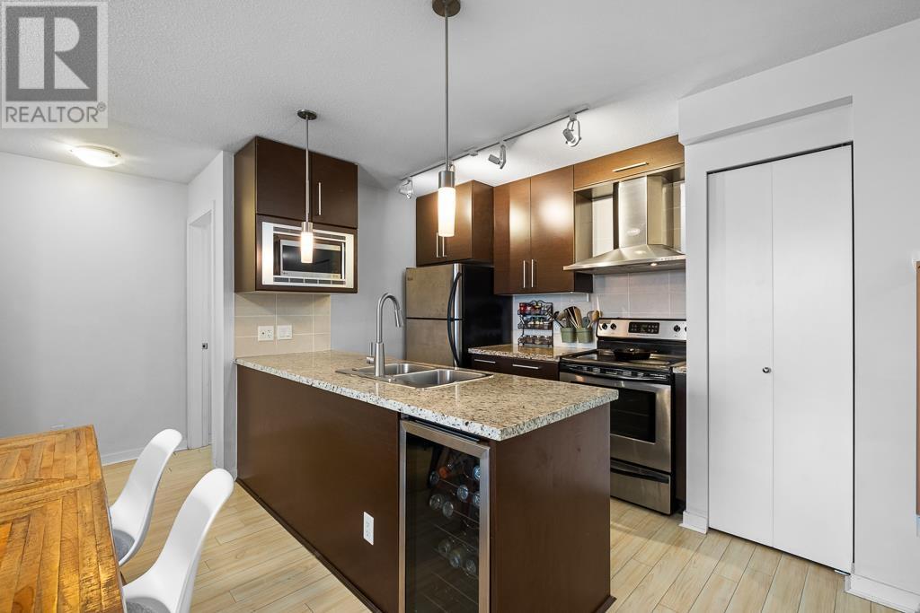 603 689 ABBOTT STREET, vancouver, British Columbia