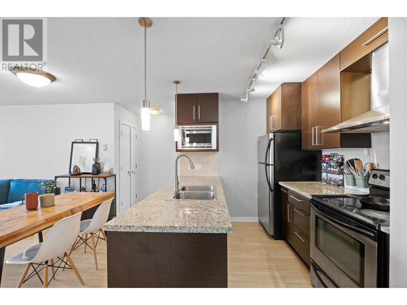 603 689 Abbott Street, Vancouver, British Columbia  V6B 0J2 - Photo 2 - R2827677