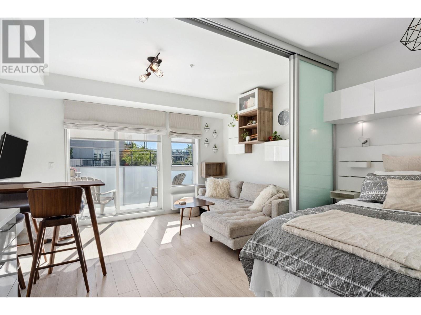 307 711 W 14TH STREET, north vancouver, British Columbia