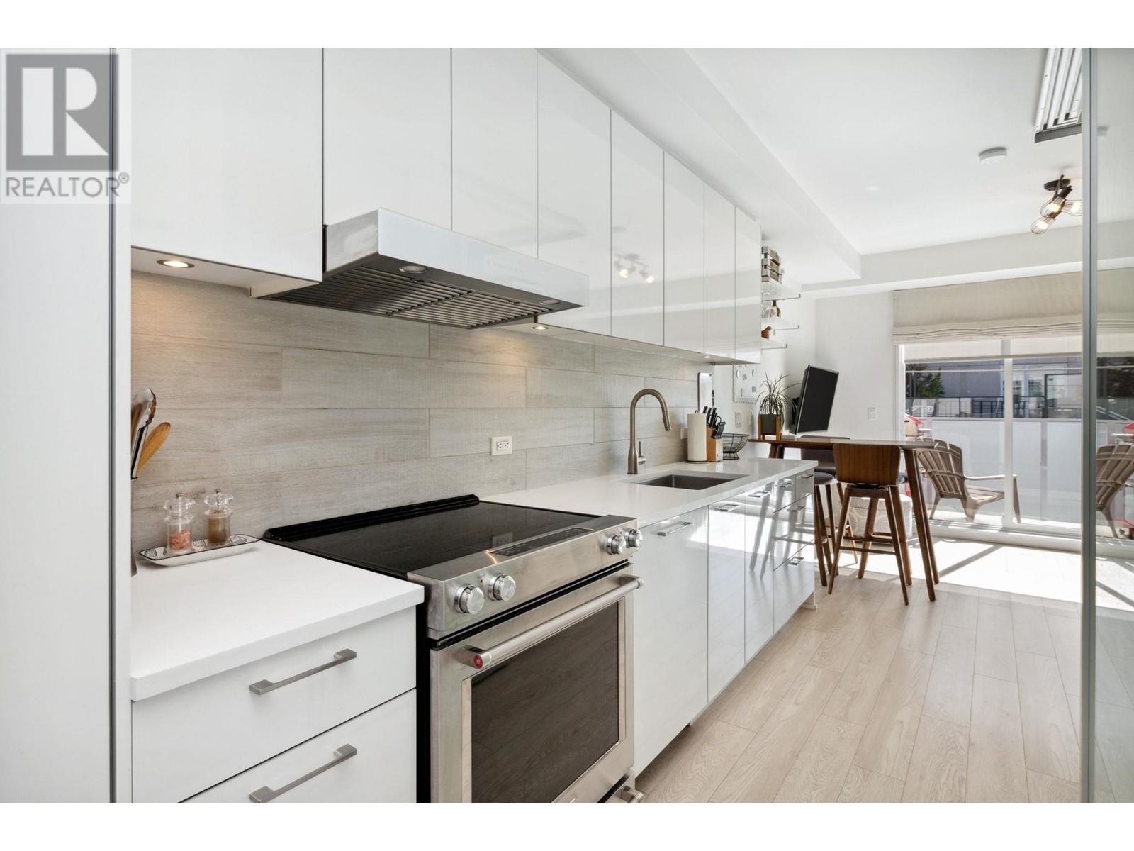 307 711 W 14th Street, North Vancouver, British Columbia  V7M 3E8 - Photo 13 - R2827718