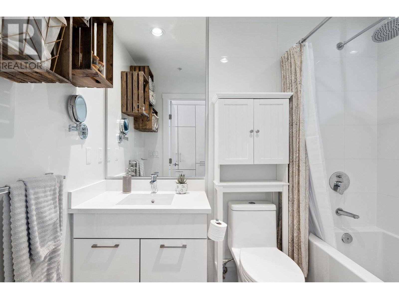 307 711 W 14th Street, North Vancouver, British Columbia  V7M 3E8 - Photo 18 - R2827718