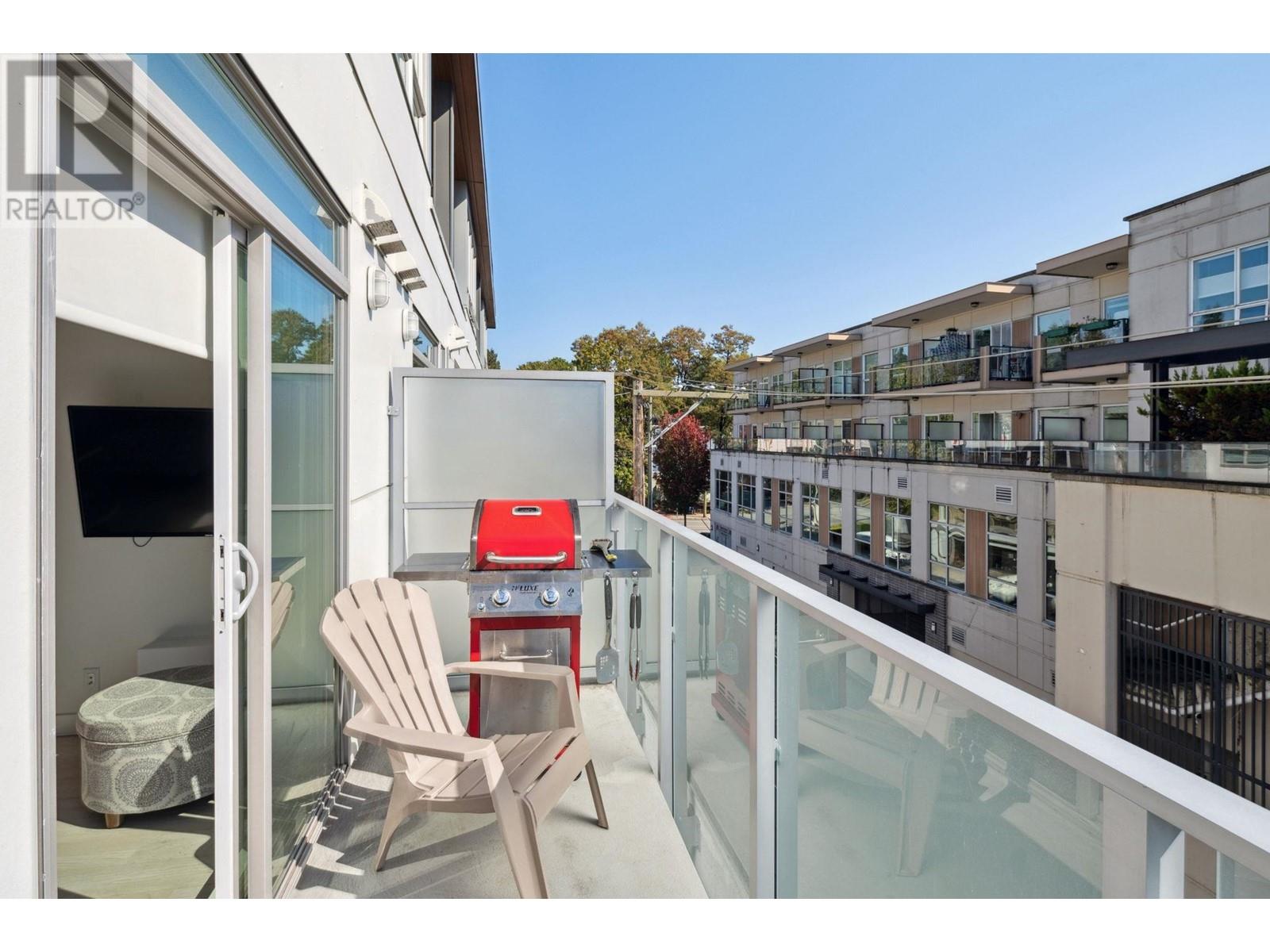 307 711 W 14th Street, North Vancouver, British Columbia  V7M 3E8 - Photo 6 - R2827718