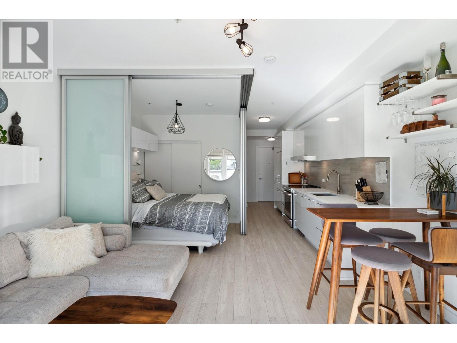 307 711 W 14th Street, North Vancouver, British Columbia  V7M 3E8 - Photo 7 - R2827718