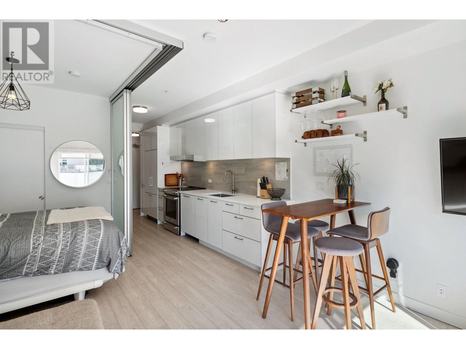 307 711 W 14th Street, North Vancouver, British Columbia  V7M 3E8 - Photo 8 - R2827718