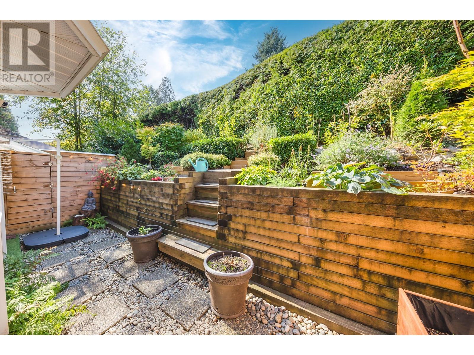 402 1176 Falcon Drive, Coquitlam, British Columbia  V3E 2N8 - Photo 18 - R2827735