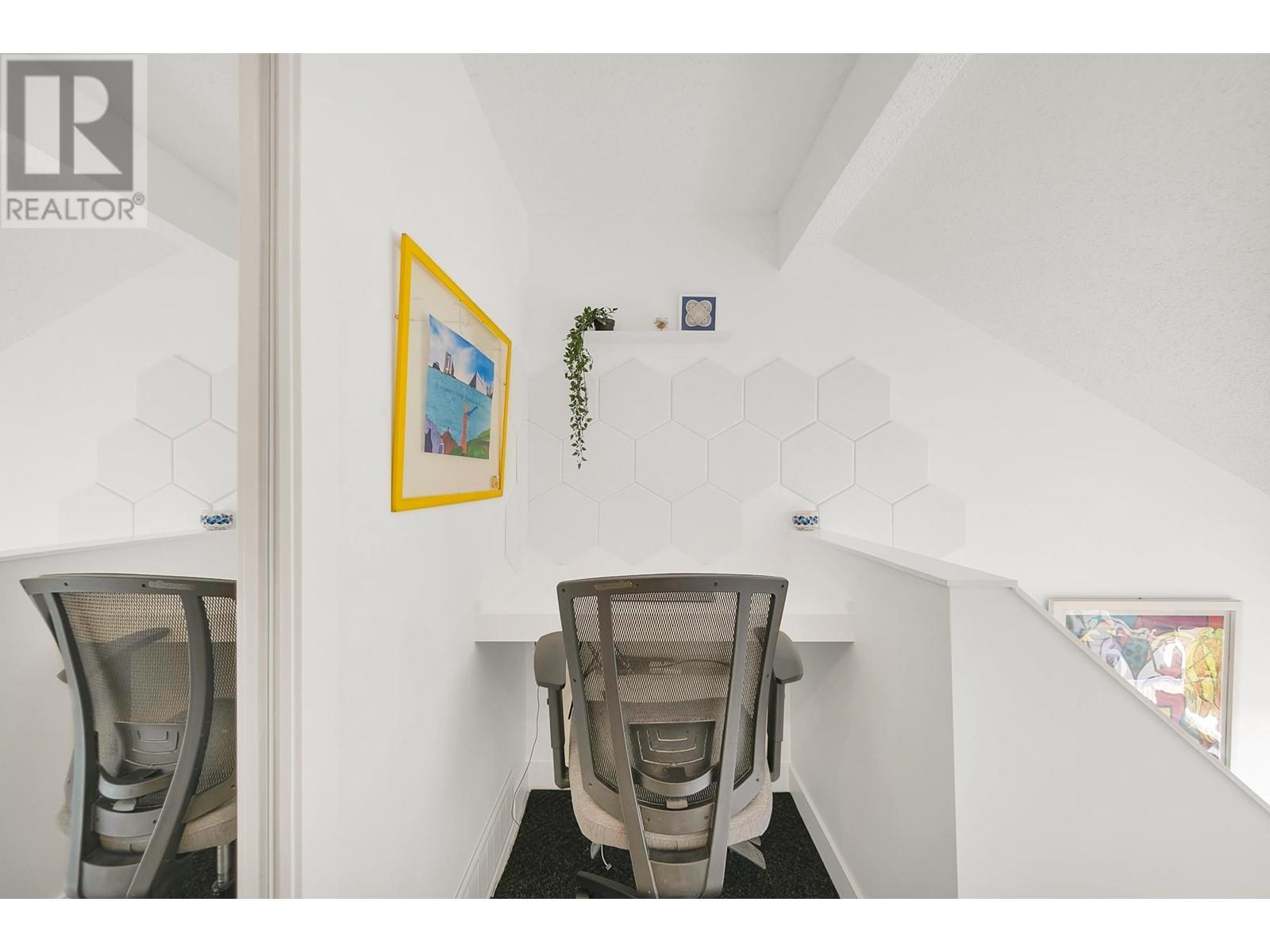 402 1176 Falcon Drive, Coquitlam, British Columbia  V3E 2N8 - Photo 28 - R2827735