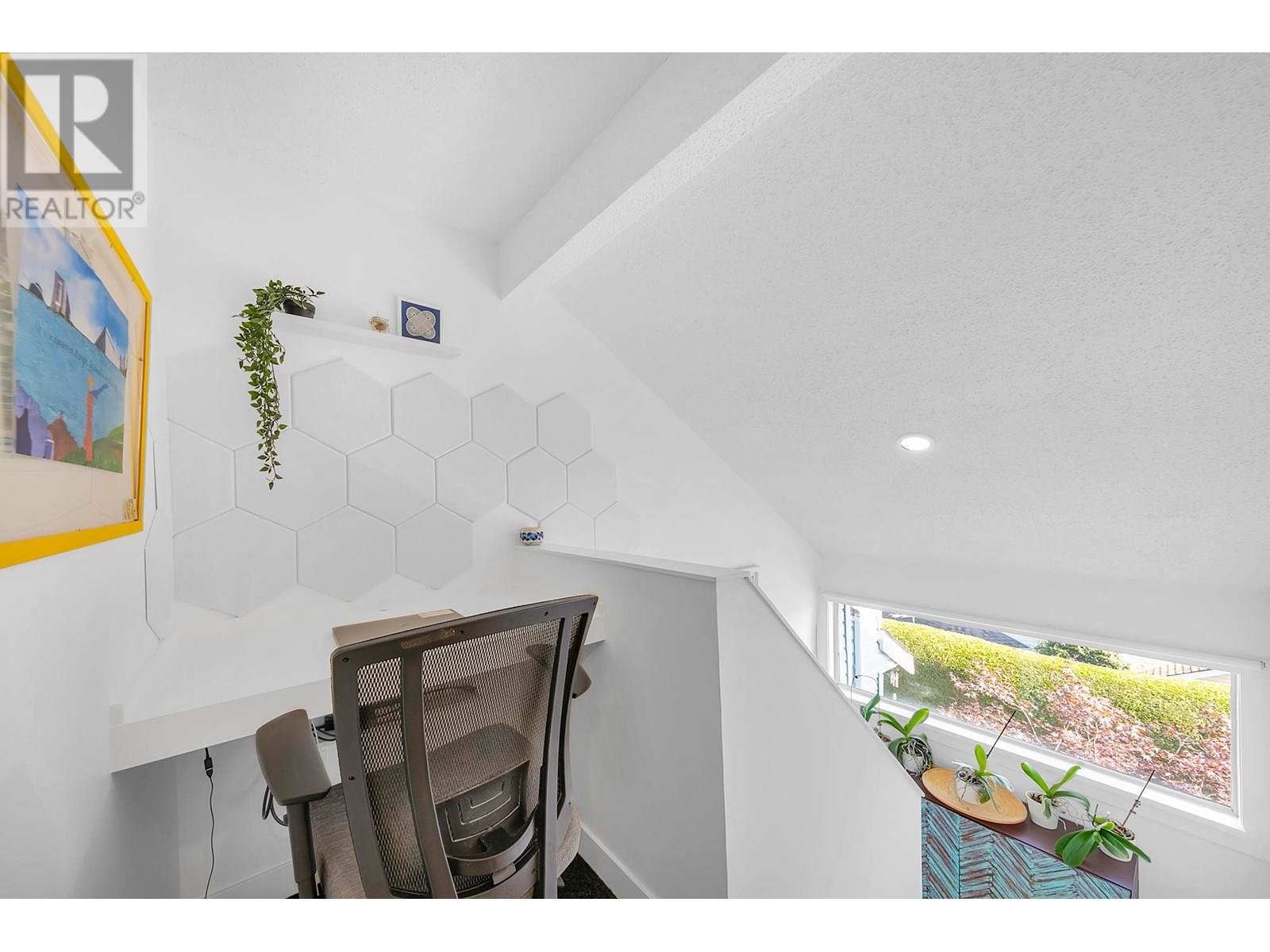 402 1176 Falcon Drive, Coquitlam, British Columbia  V3E 2N8 - Photo 29 - R2827735