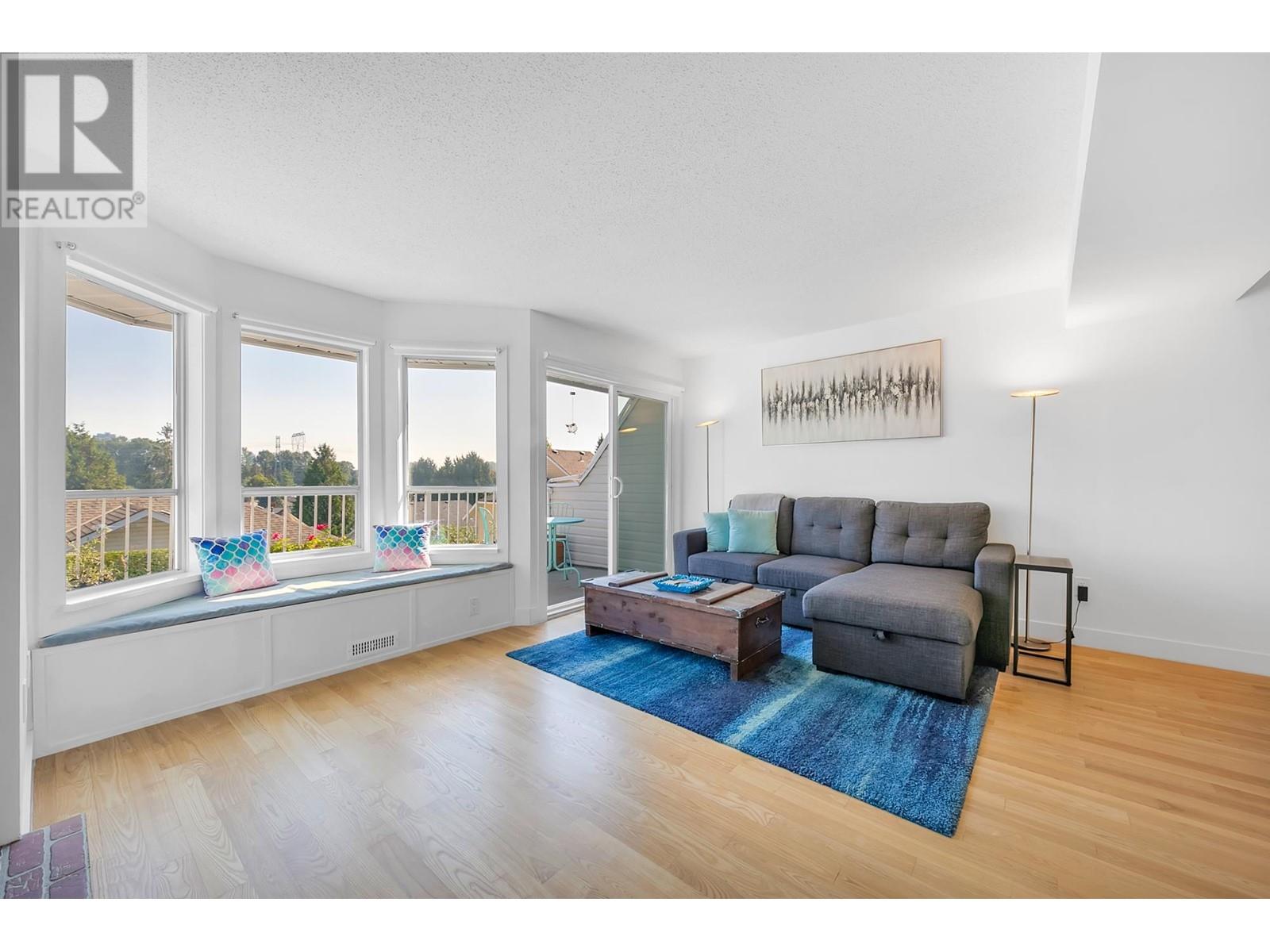 402 1176 Falcon Drive, Coquitlam, British Columbia  V3E 2N8 - Photo 3 - R2827735