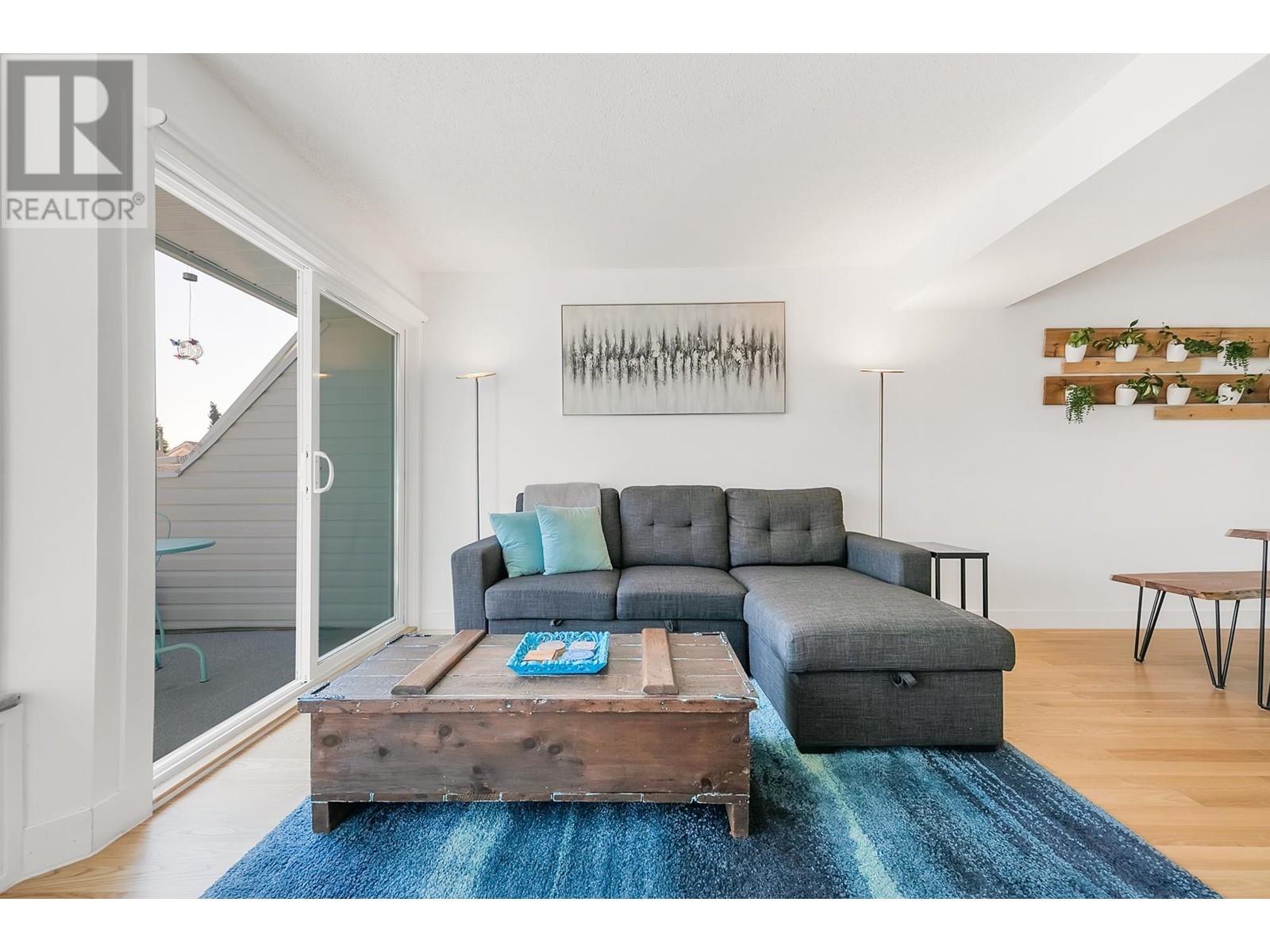 402 1176 Falcon Drive, Coquitlam, British Columbia  V3E 2N8 - Photo 4 - R2827735