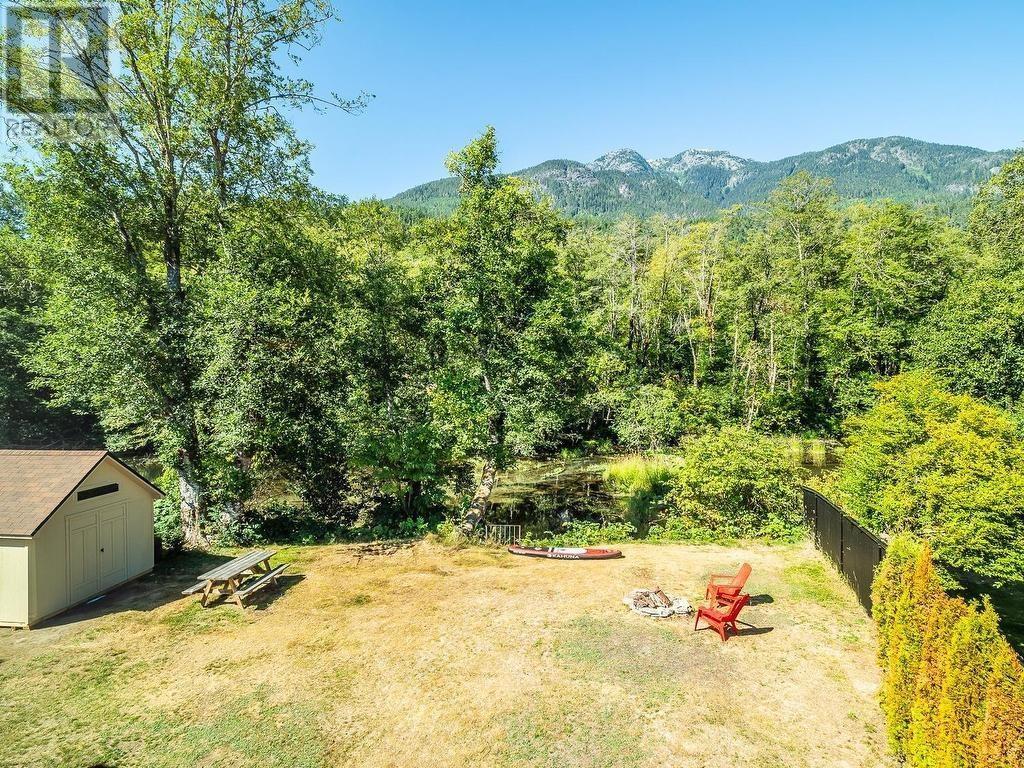 41487 Brennan Road, Squamish, British Columbia  V0N 1H0 - Photo 2 - R2827700