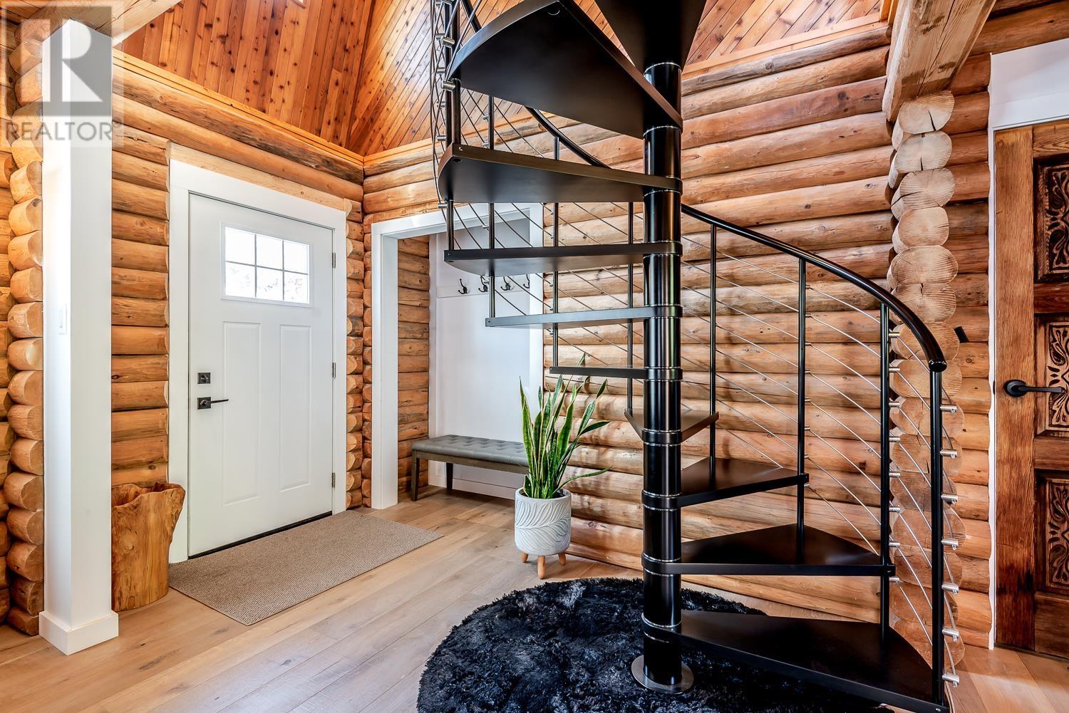 41487 Brennan Road, Squamish, British Columbia  V0N 1H0 - Photo 3 - R2827700