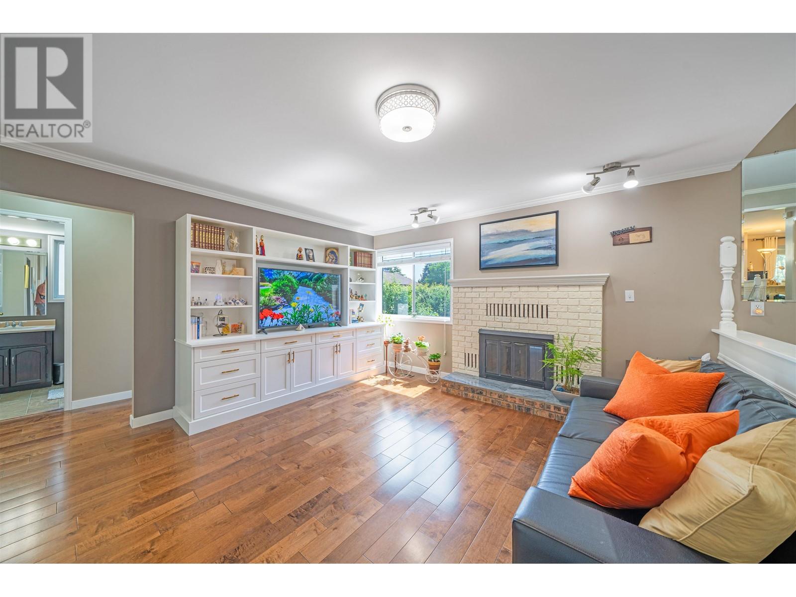 2442 Leclair Drive, Coquitlam, British Columbia  V3K 6G7 - Photo 10 - R2827703