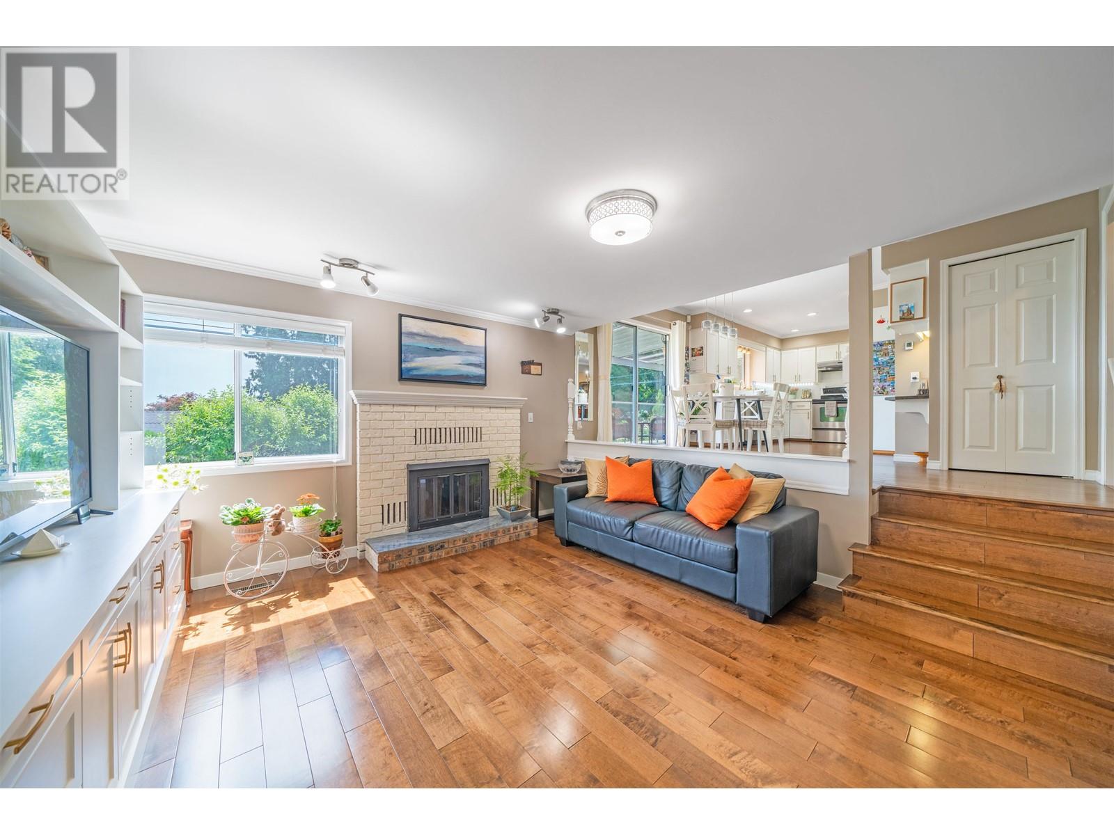 2442 Leclair Drive, Coquitlam, British Columbia  V3K 6G7 - Photo 11 - R2827703