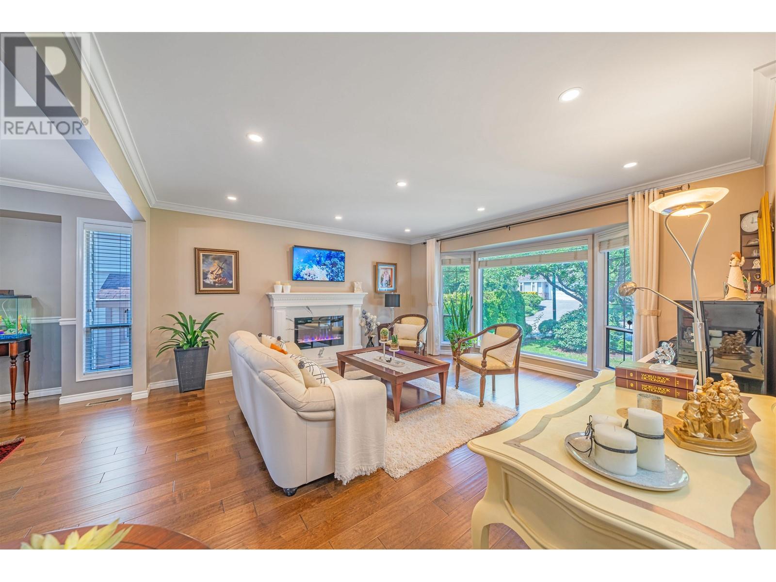 2442 Leclair Drive, Coquitlam, British Columbia  V3K 6G7 - Photo 4 - R2827703