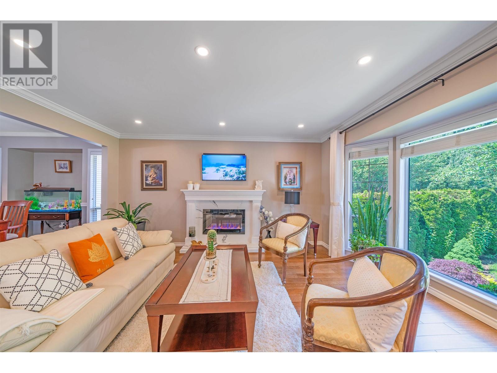 2442 Leclair Drive, Coquitlam, British Columbia  V3K 6G7 - Photo 6 - R2827703