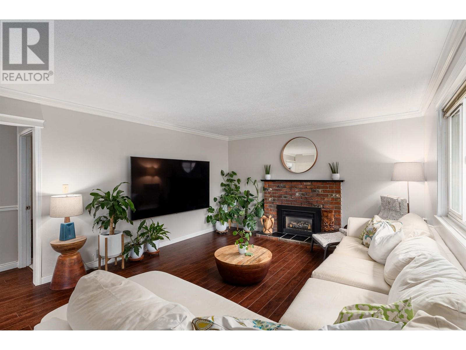 3824 Broom Place, Port Coquitlam, British Columbia  V3B 4A4 - Photo 3 - R2821199