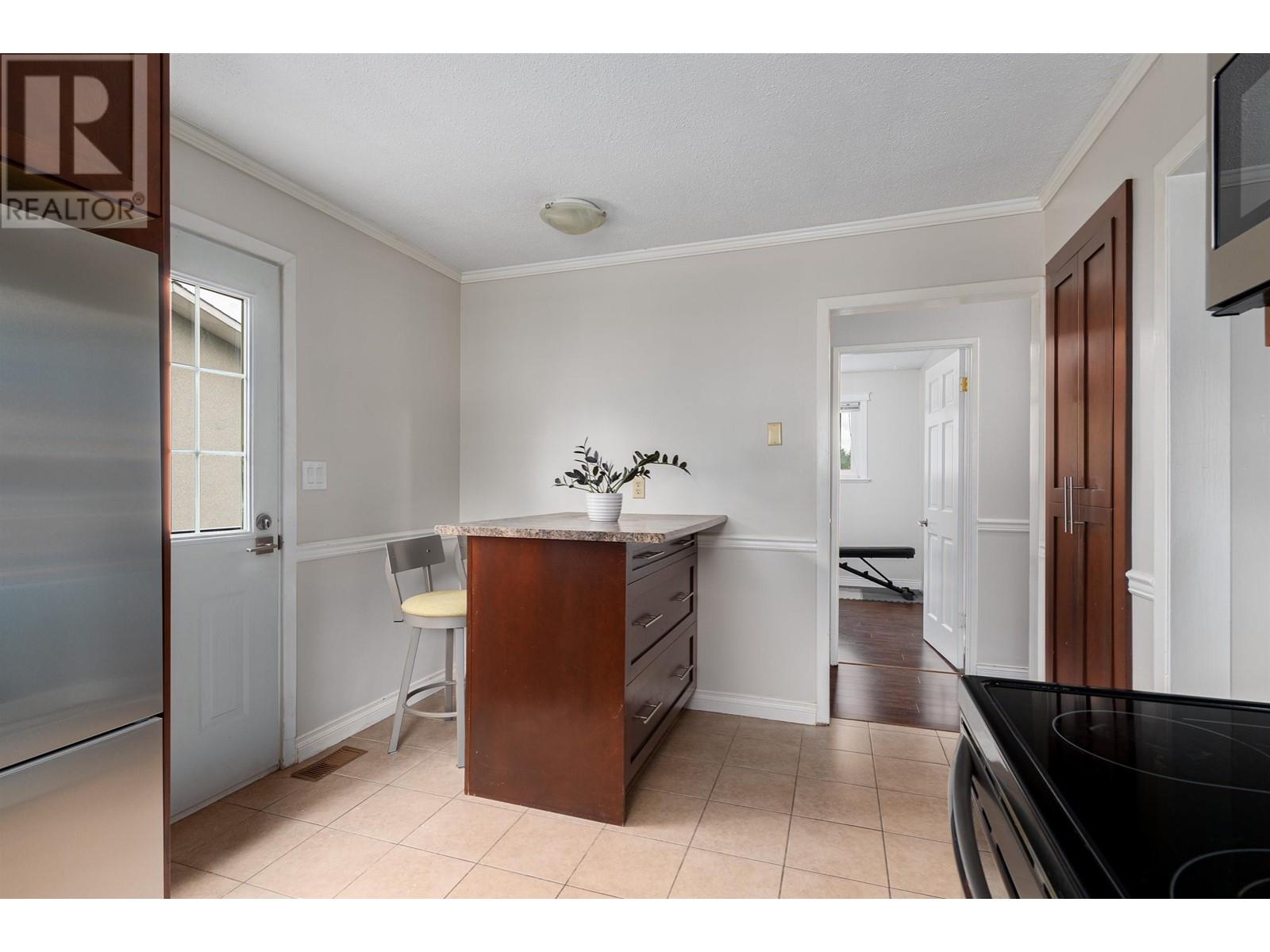 3824 Broom Place, Port Coquitlam, British Columbia  V3B 4A4 - Photo 12 - R2821199