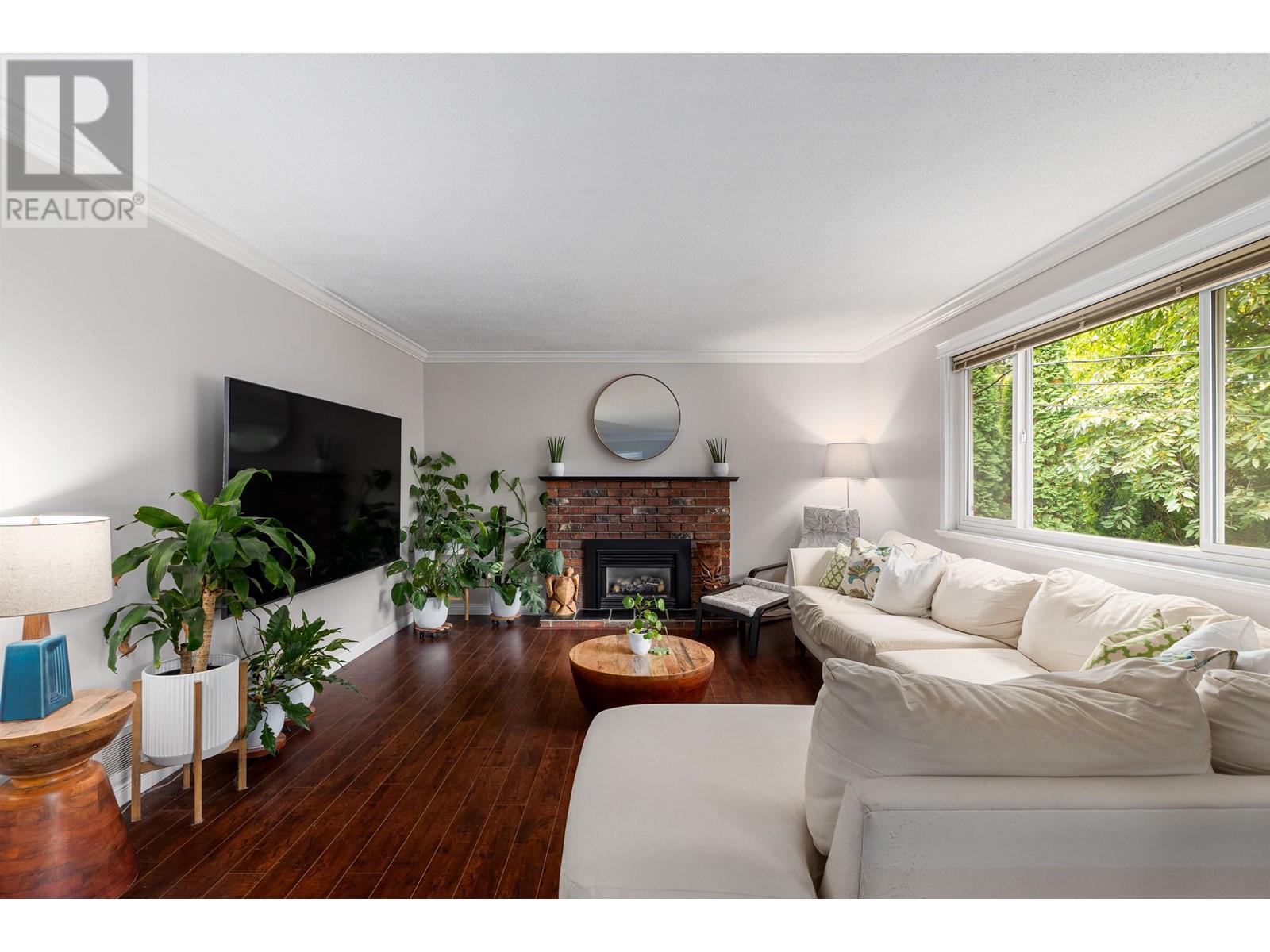 3824 Broom Place, Port Coquitlam, British Columbia  V3B 4A4 - Photo 4 - R2821199