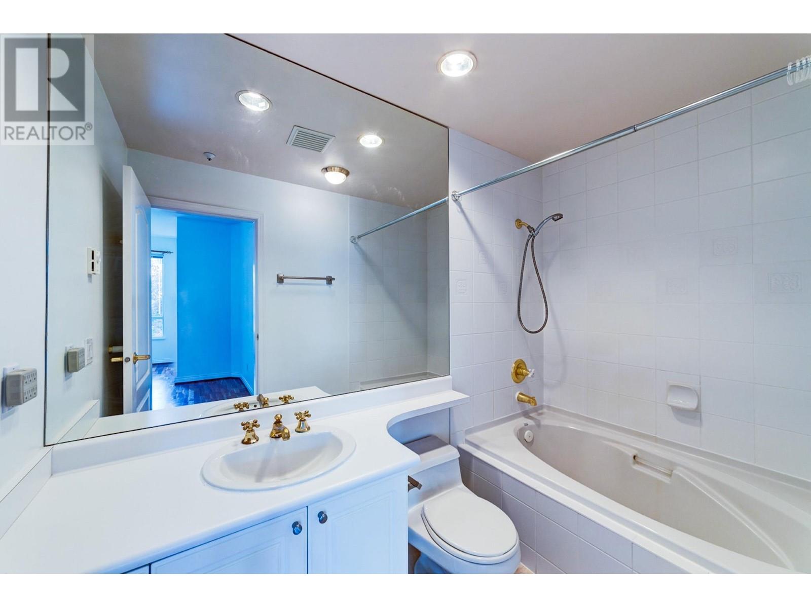 323 5735 Hampton Place, Vancouver, British Columbia  V6T 2G8 - Photo 7 - R2827282