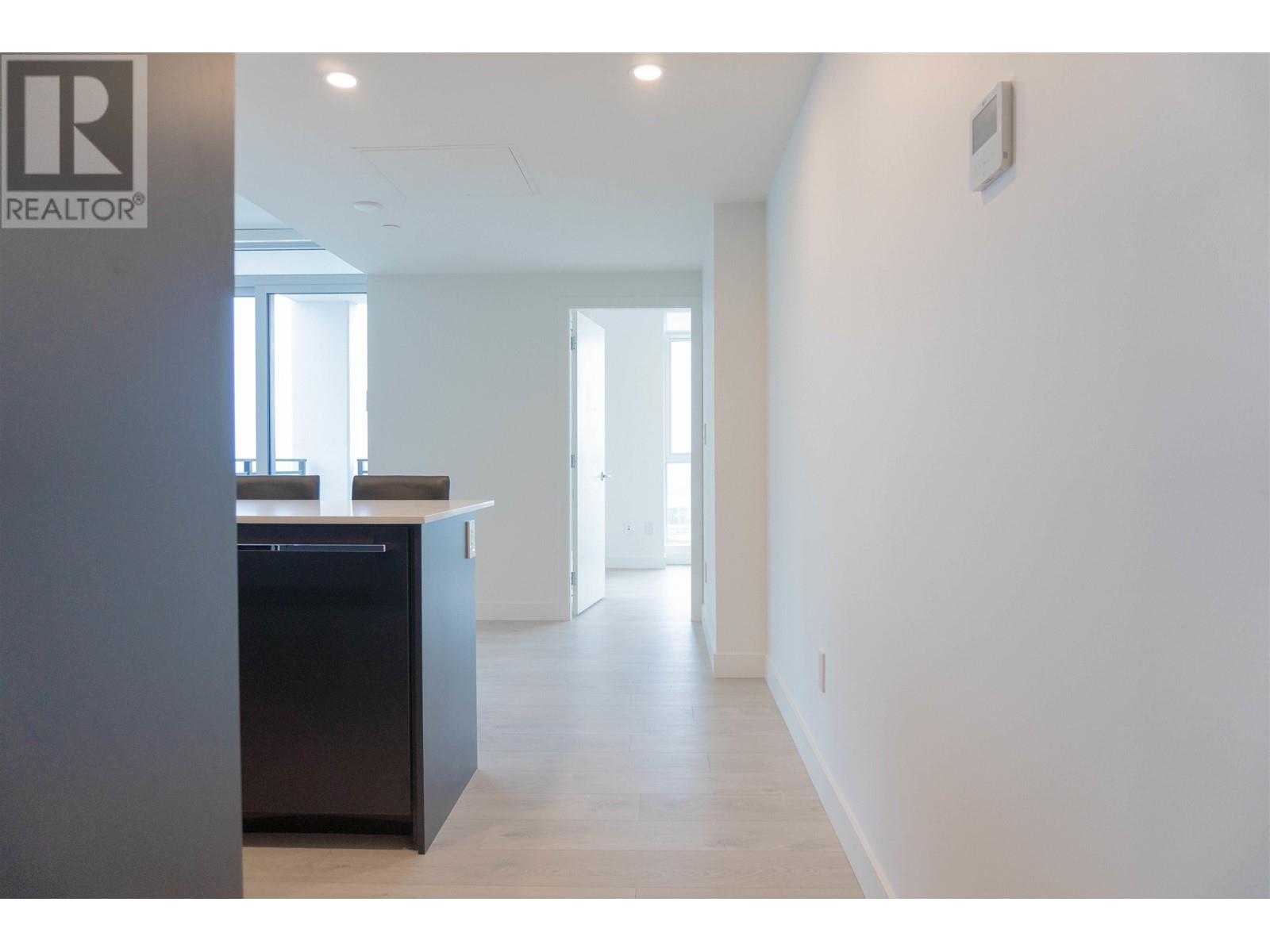 2501 901 Lougheed Highway, Coquitlam, British Columbia  V3K 3T3 - Photo 3 - R2826636