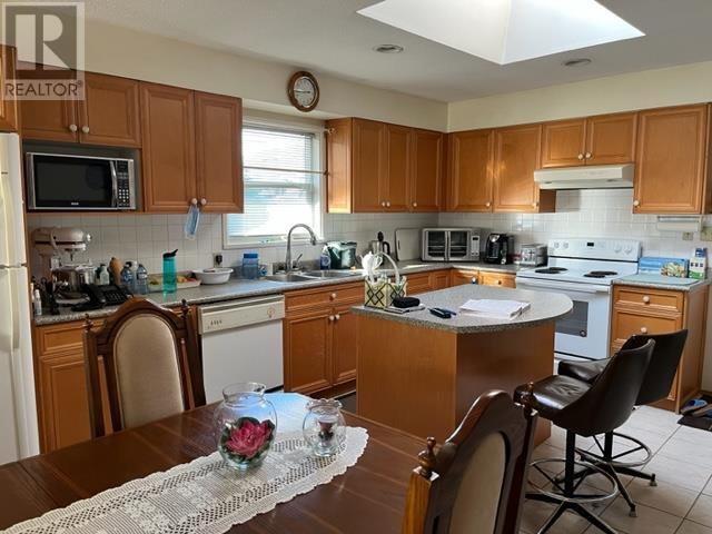 3737 Kincaid Street, Burnaby, British Columbia  V5G 1V4 - Photo 5 - R2815450