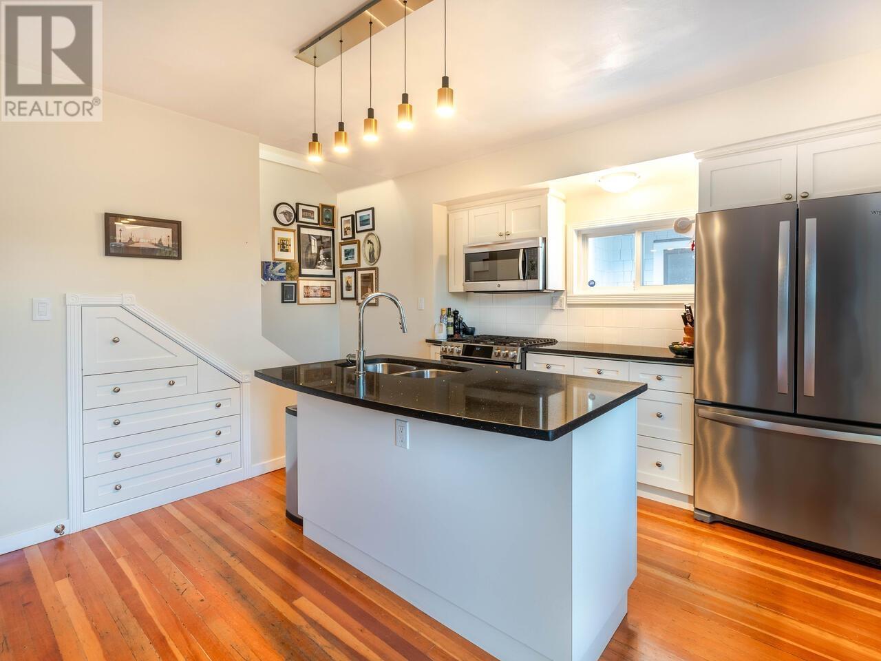 3067 Graveley Street, Vancouver, British Columbia  V5K 3K5 - Photo 11 - R2827774