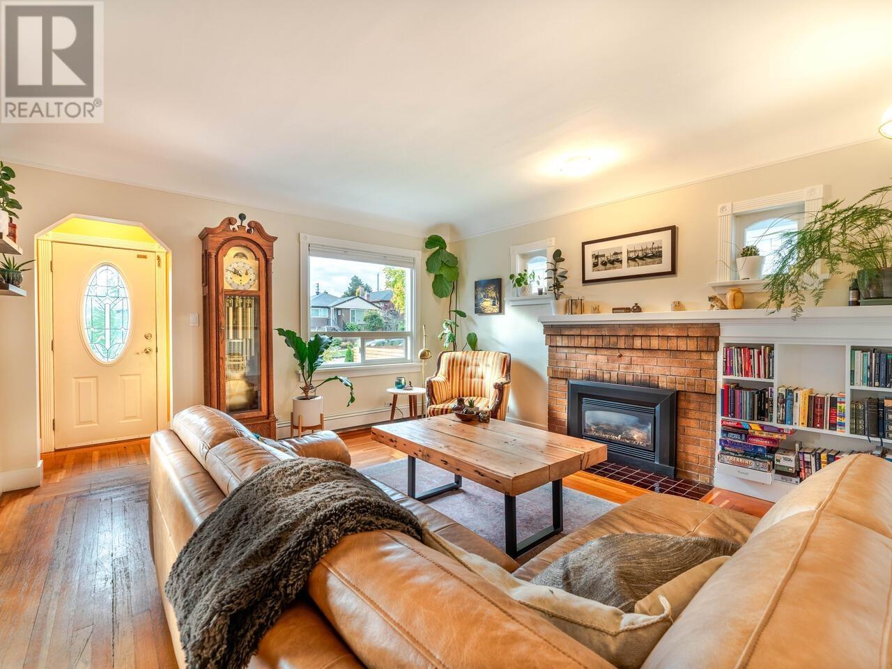 3067 Graveley Street, Vancouver, British Columbia  V5K 3K5 - Photo 3 - R2827774