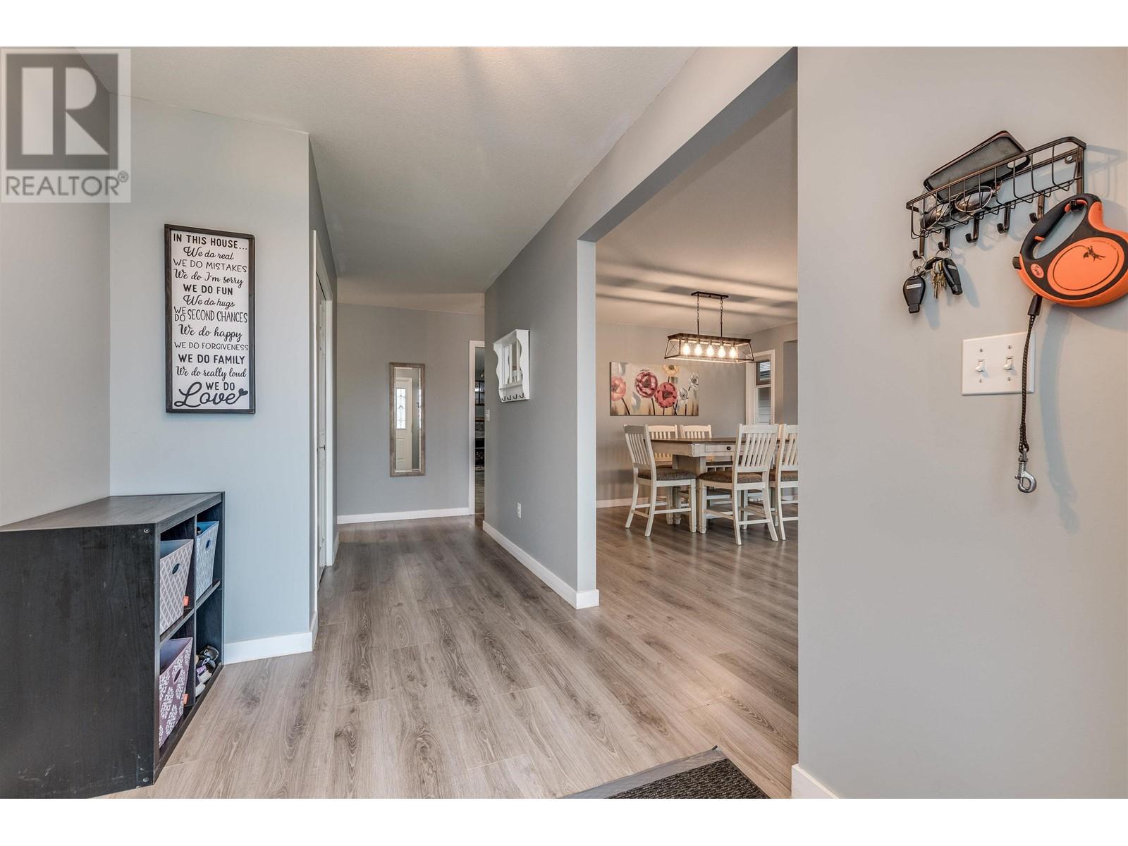 12501 219 Street, Maple Ridge, British Columbia  V2X 0V4 - Photo 2 - R2827783